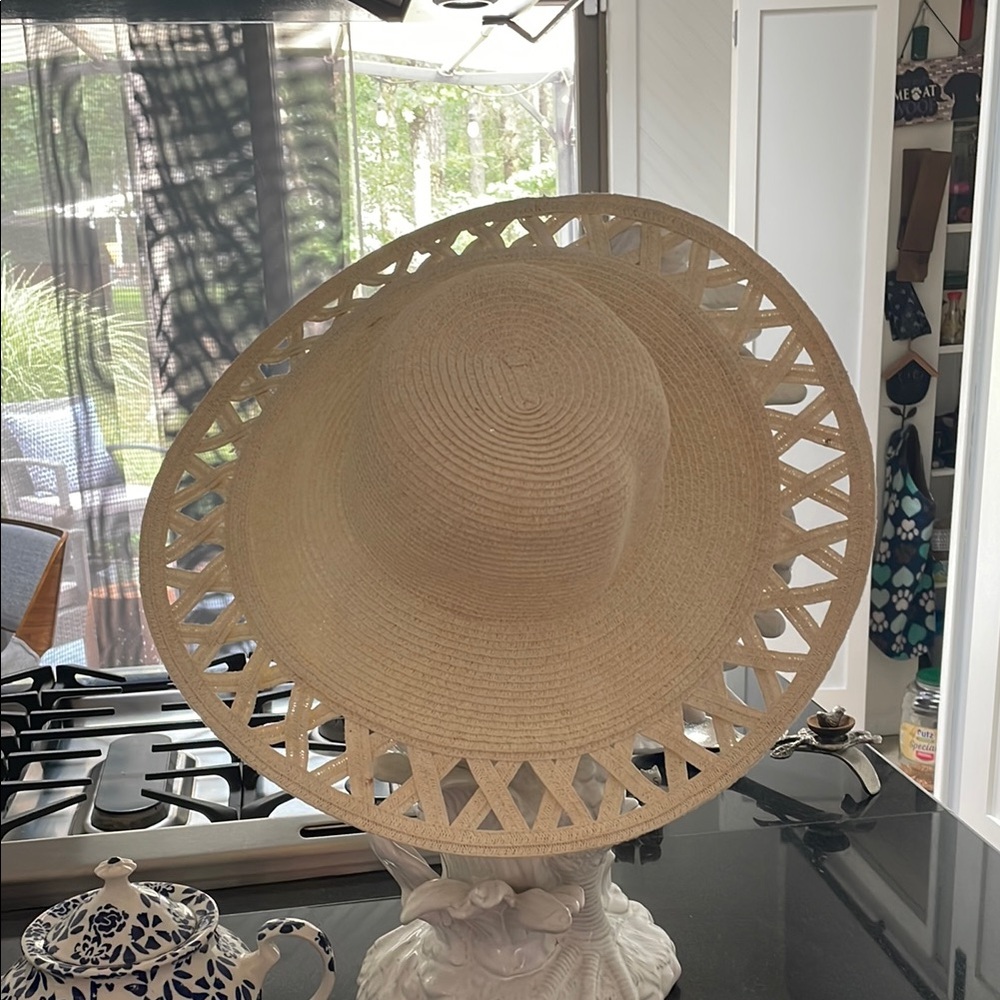 Stylish Tan Wide-Brim Hat